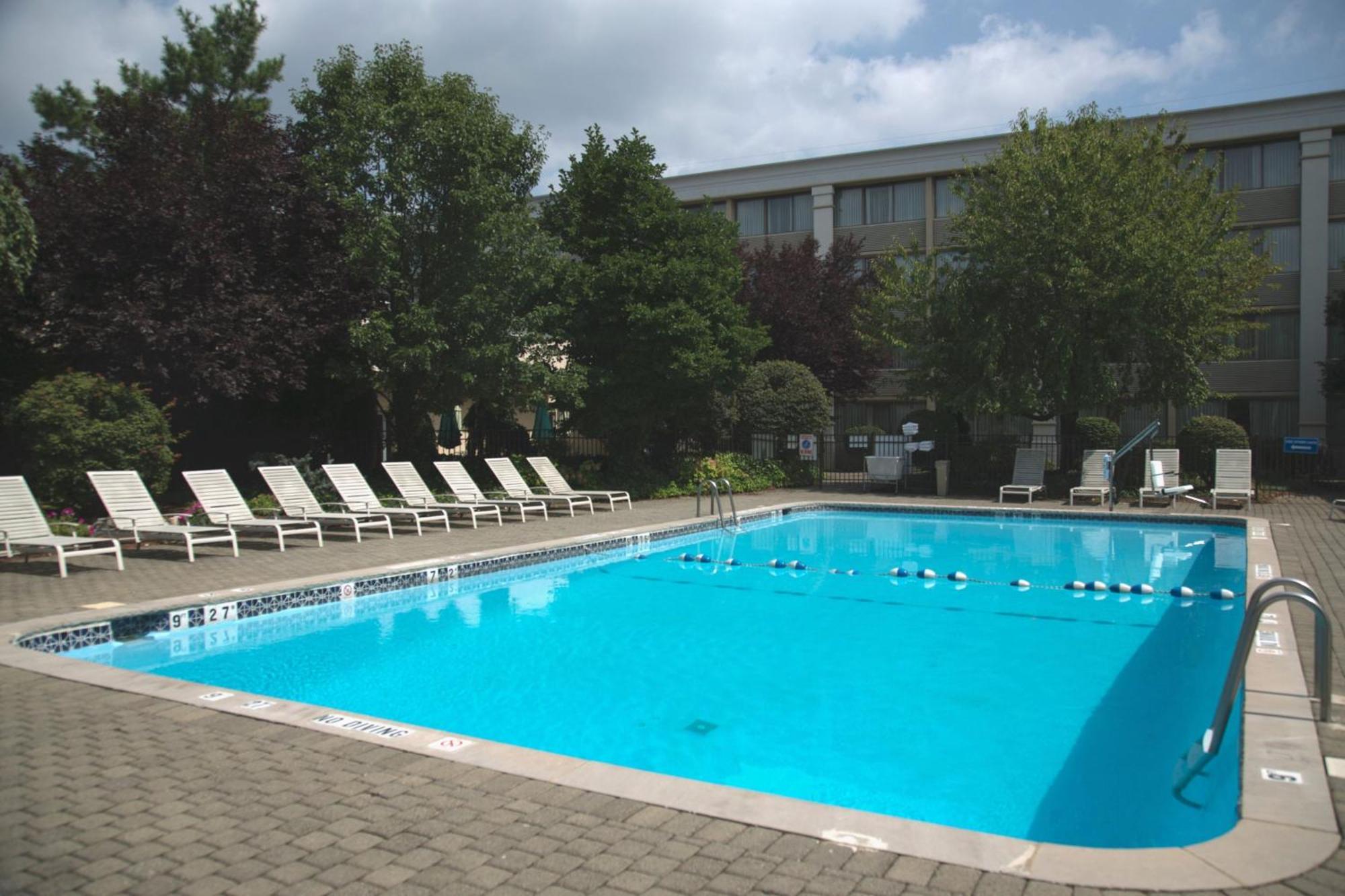 Holiday Inn & Suites Parsippany Fairfield By Ihg Екстериор снимка