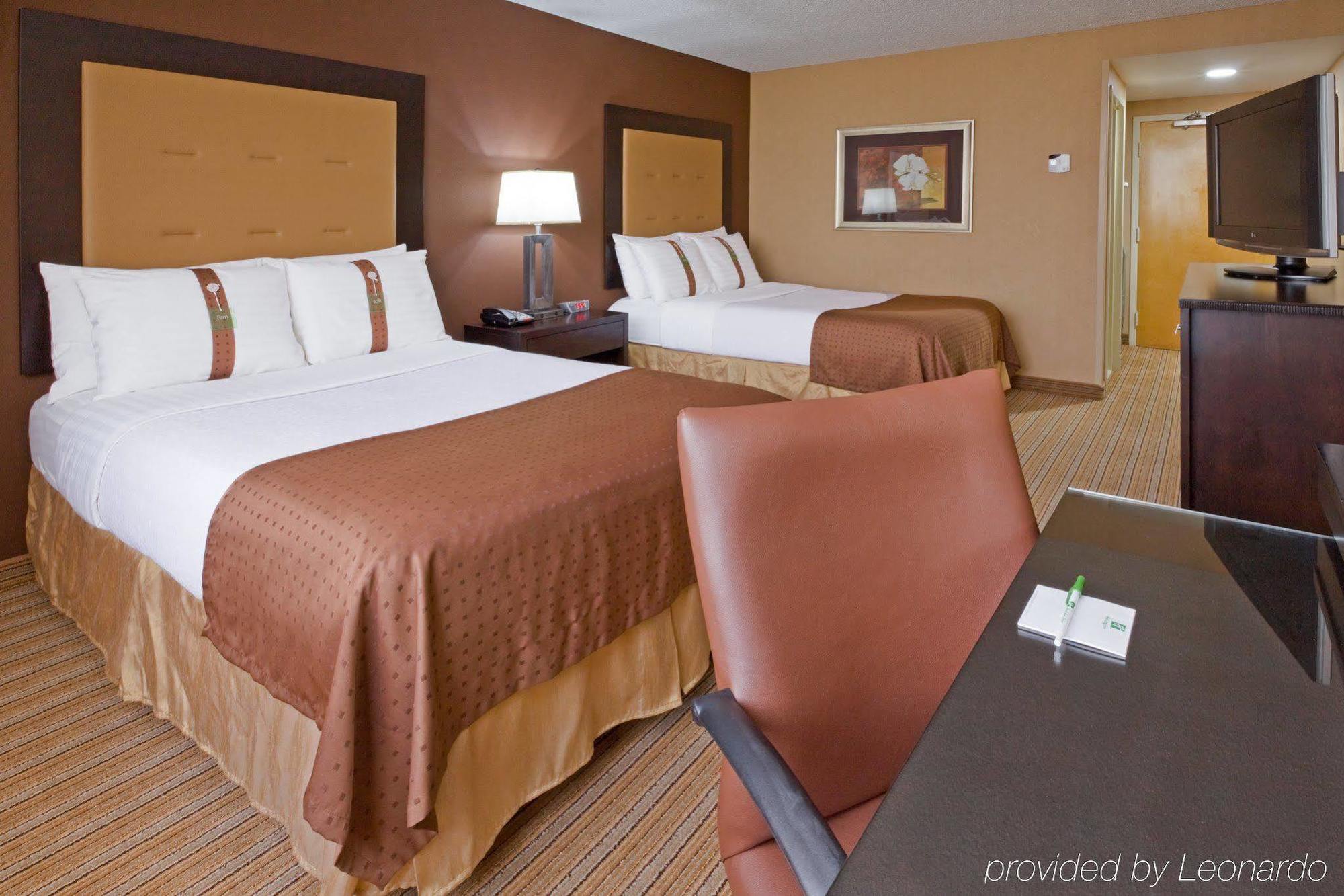 Holiday Inn & Suites Parsippany Fairfield By Ihg Стая снимка