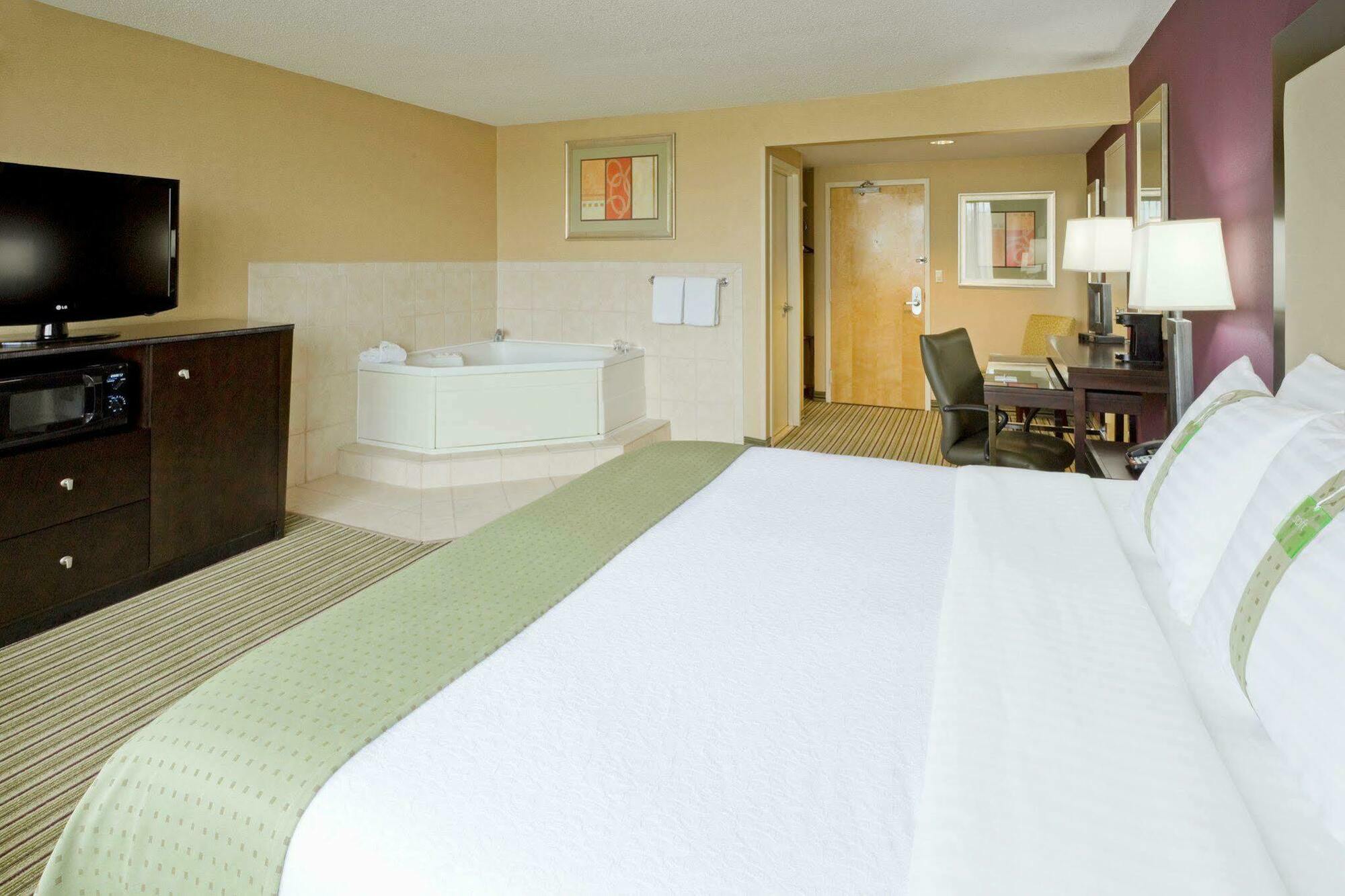 Holiday Inn & Suites Parsippany Fairfield By Ihg Екстериор снимка