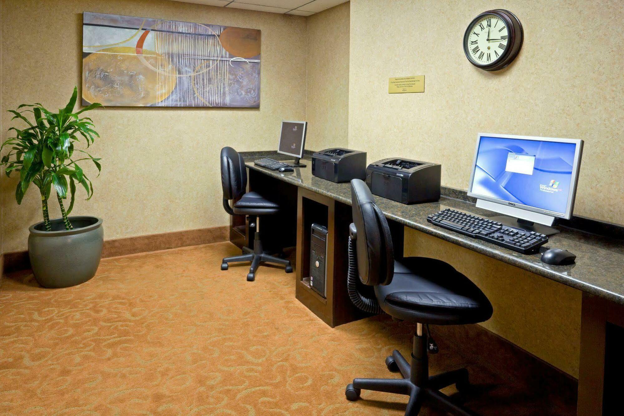 Holiday Inn & Suites Parsippany Fairfield By Ihg Екстериор снимка