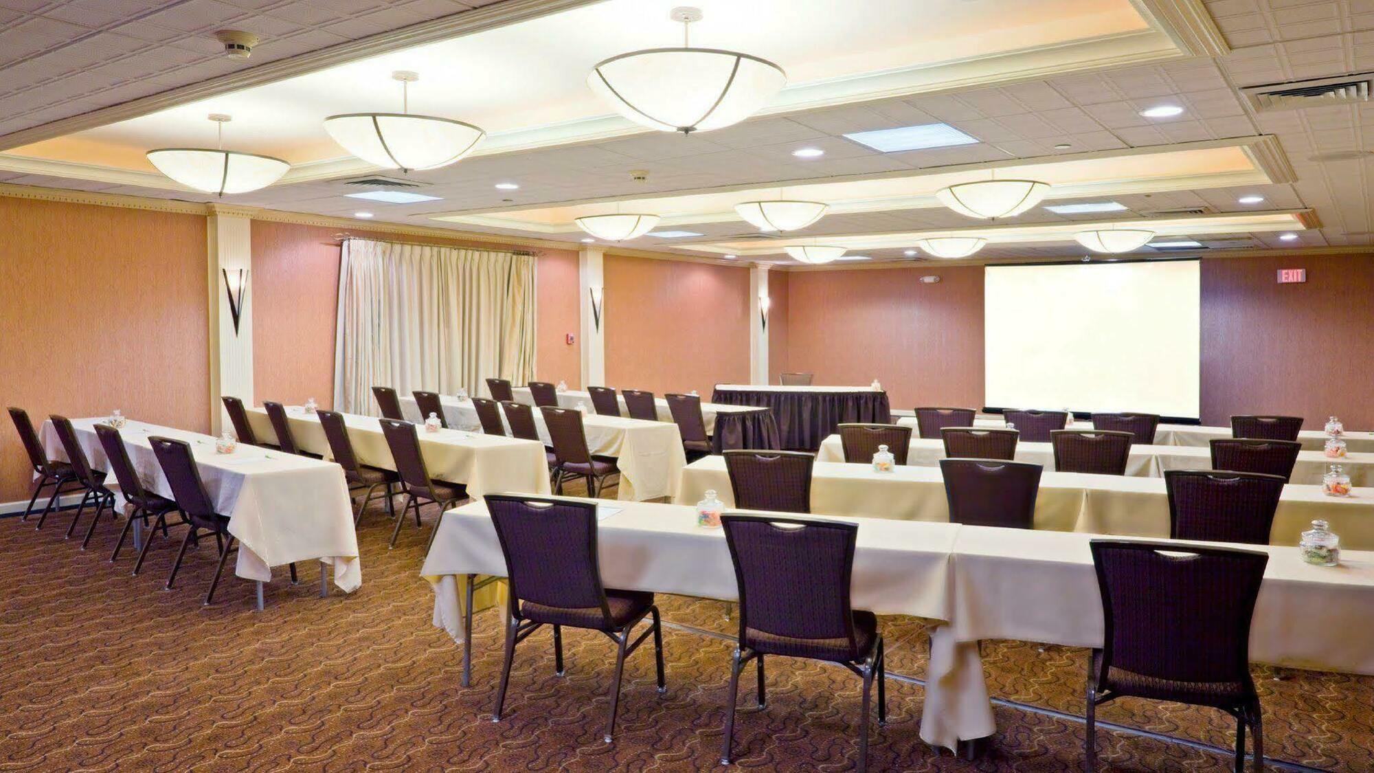 Holiday Inn & Suites Parsippany Fairfield By Ihg Екстериор снимка