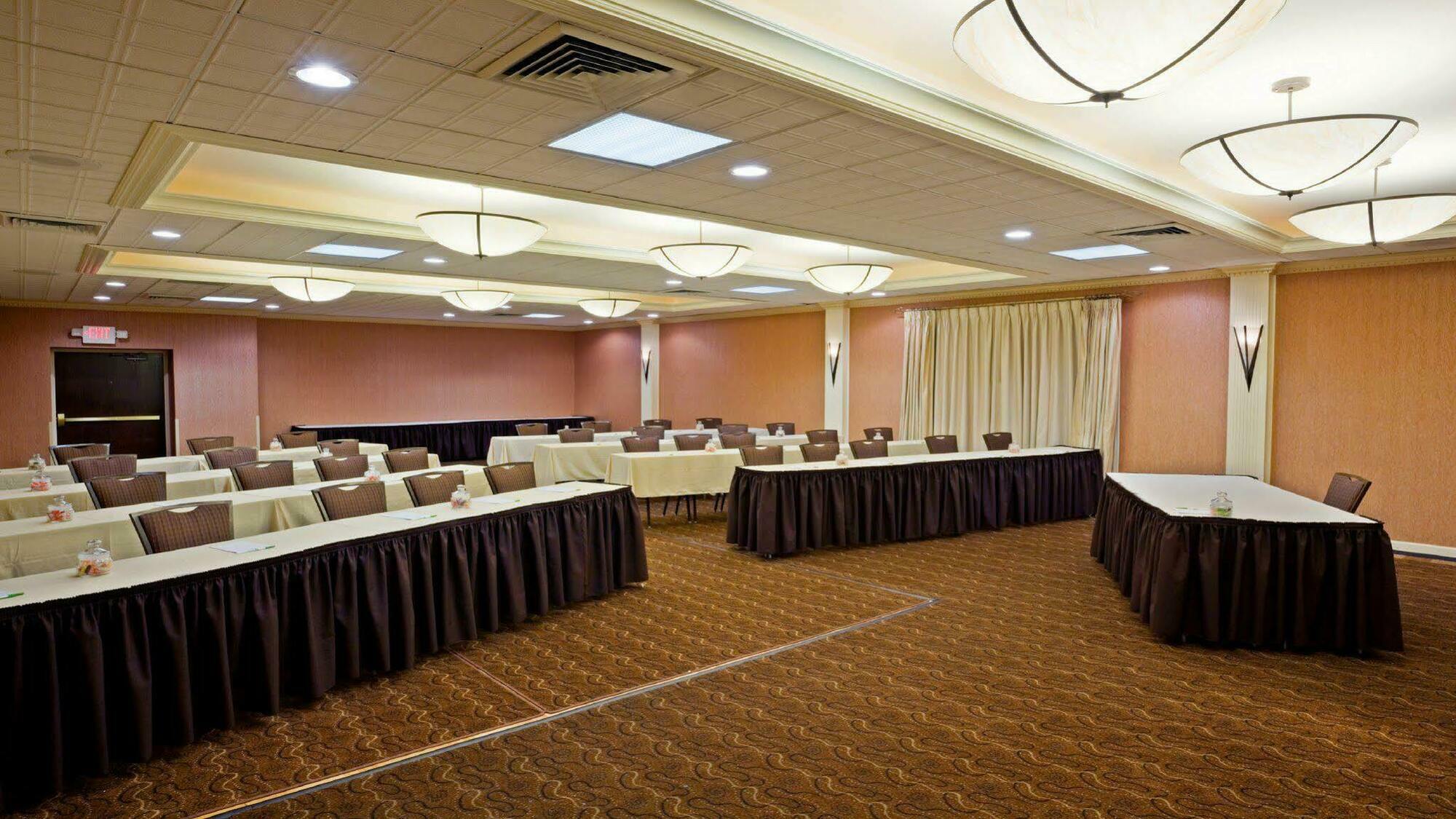 Holiday Inn & Suites Parsippany Fairfield By Ihg Екстериор снимка
